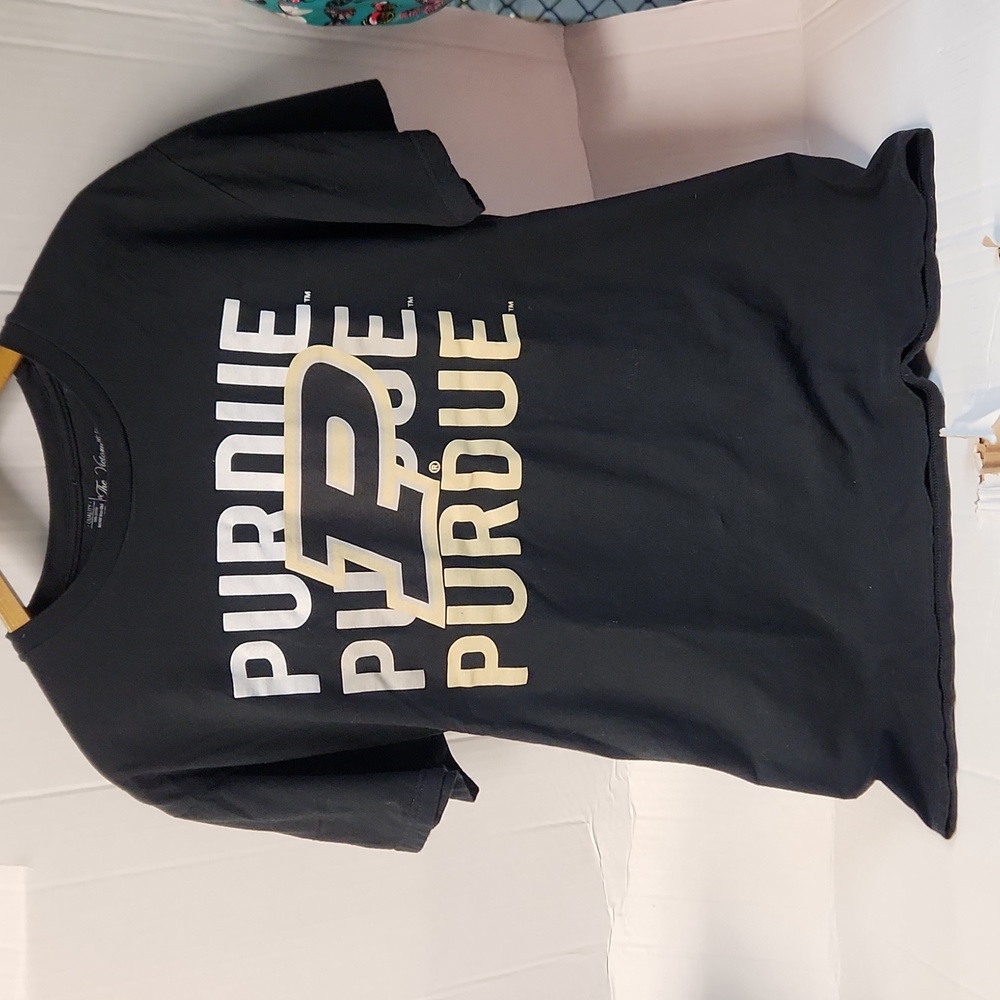 EUC The Victory Purdue Men's sz M 100% cotton tshirt